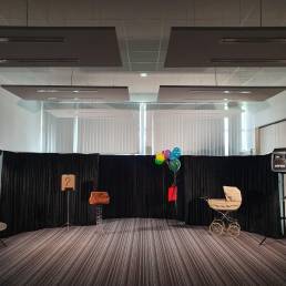 instal Landau Magic salon scene